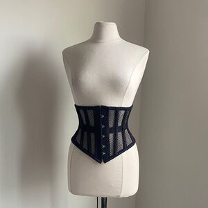 ORCHARD CORSET Lace Up Mesh Corset Waist Trainer 
Womens Sz 26 Adjustable Back